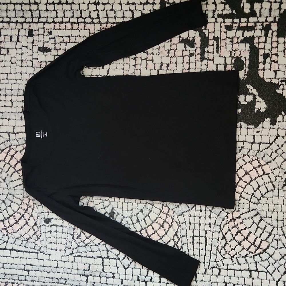 Gap Maternity Modern T long sleeve shirt